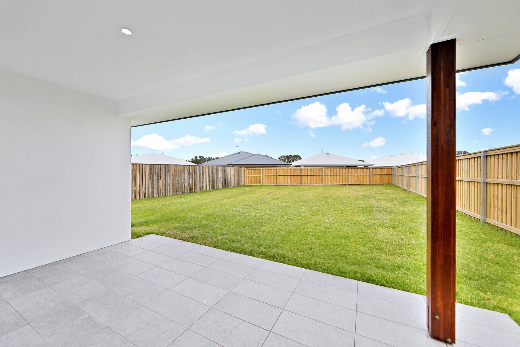 13 Woodswallow Avenue, Point Vernon QLD 4655 — Home image 9