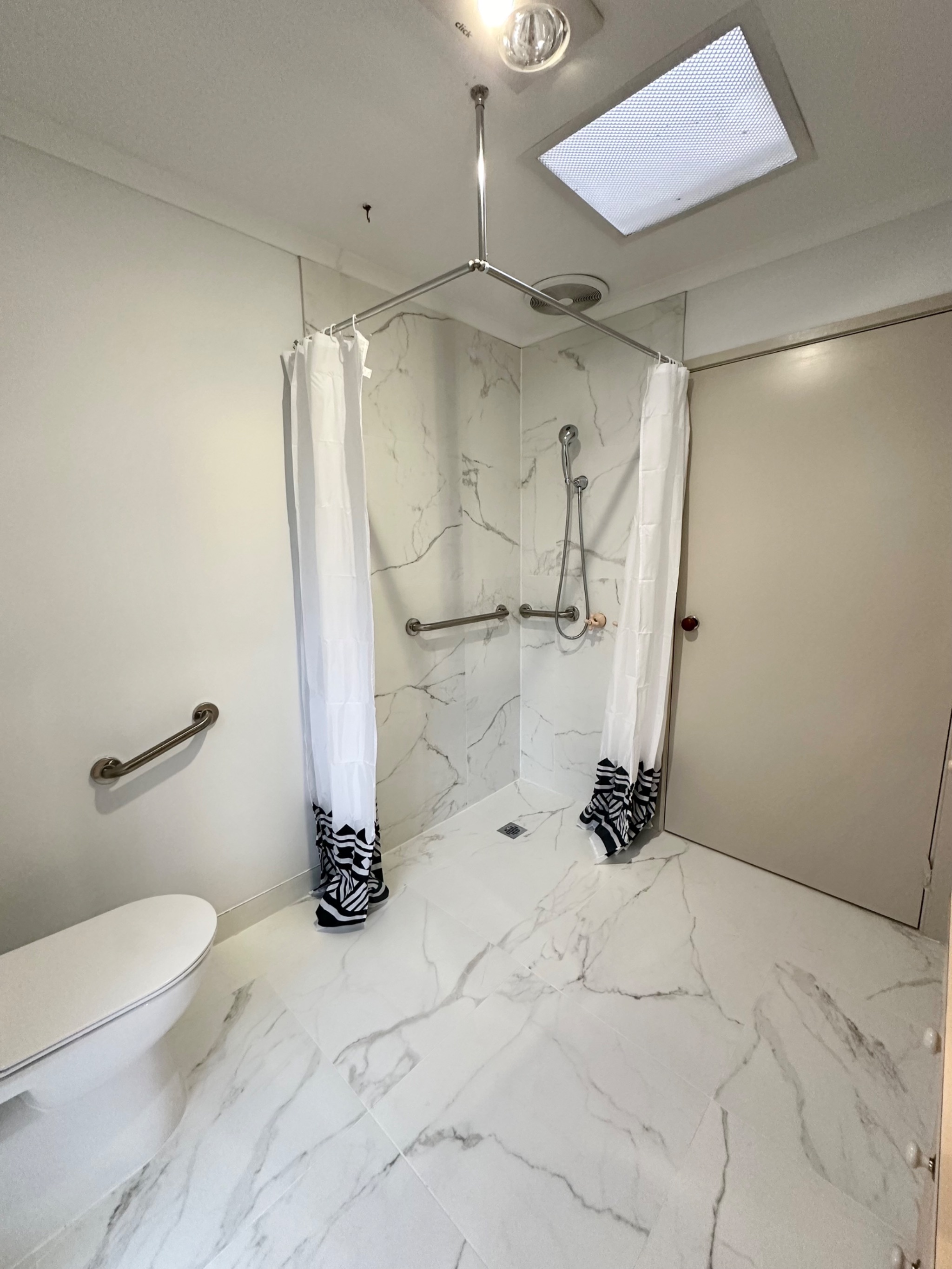 Fully accessible 4 bedroom house -5 mins walk to Westfield Knox Shopping Centre — Home image 10
