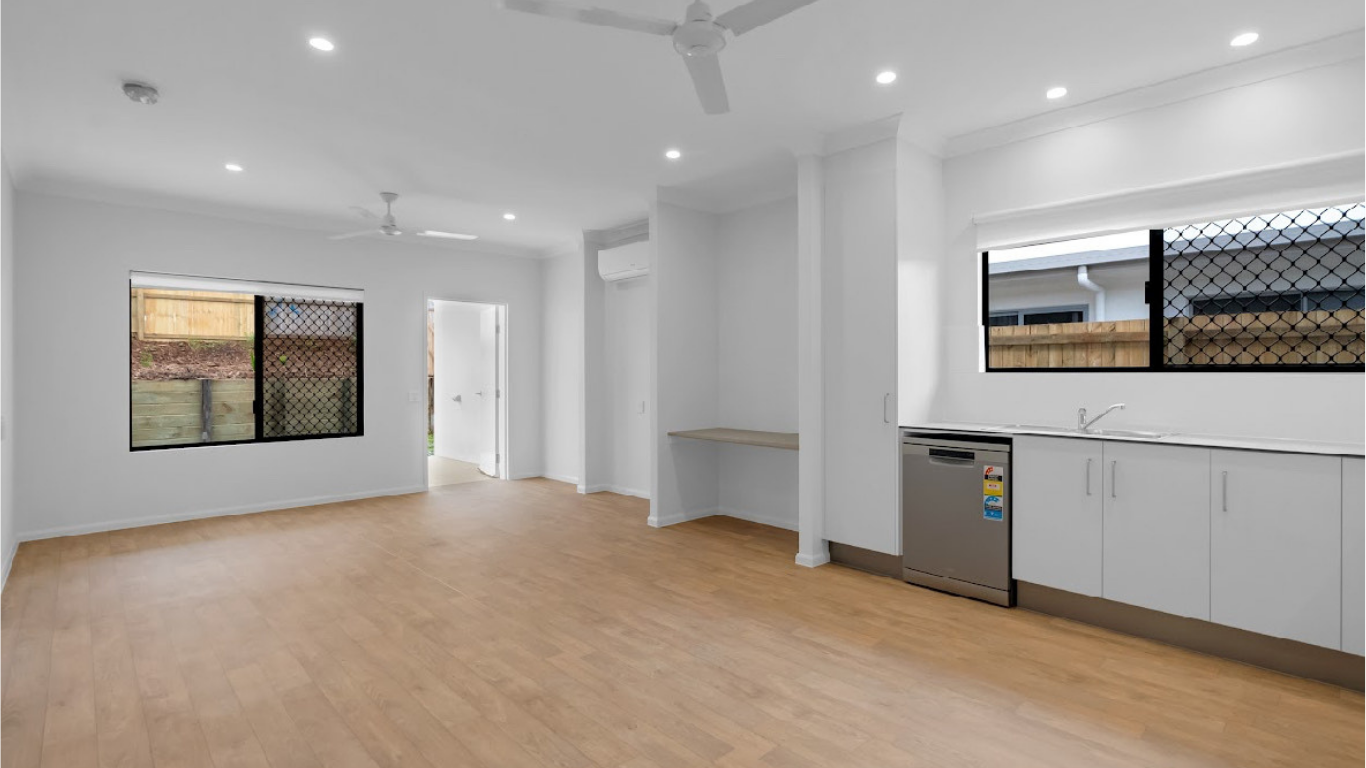 Secure Robust Living in White Rock — Home image 3
