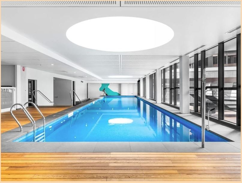 High-end wheelchair accessible apartment with stunning amenities — Home image 5