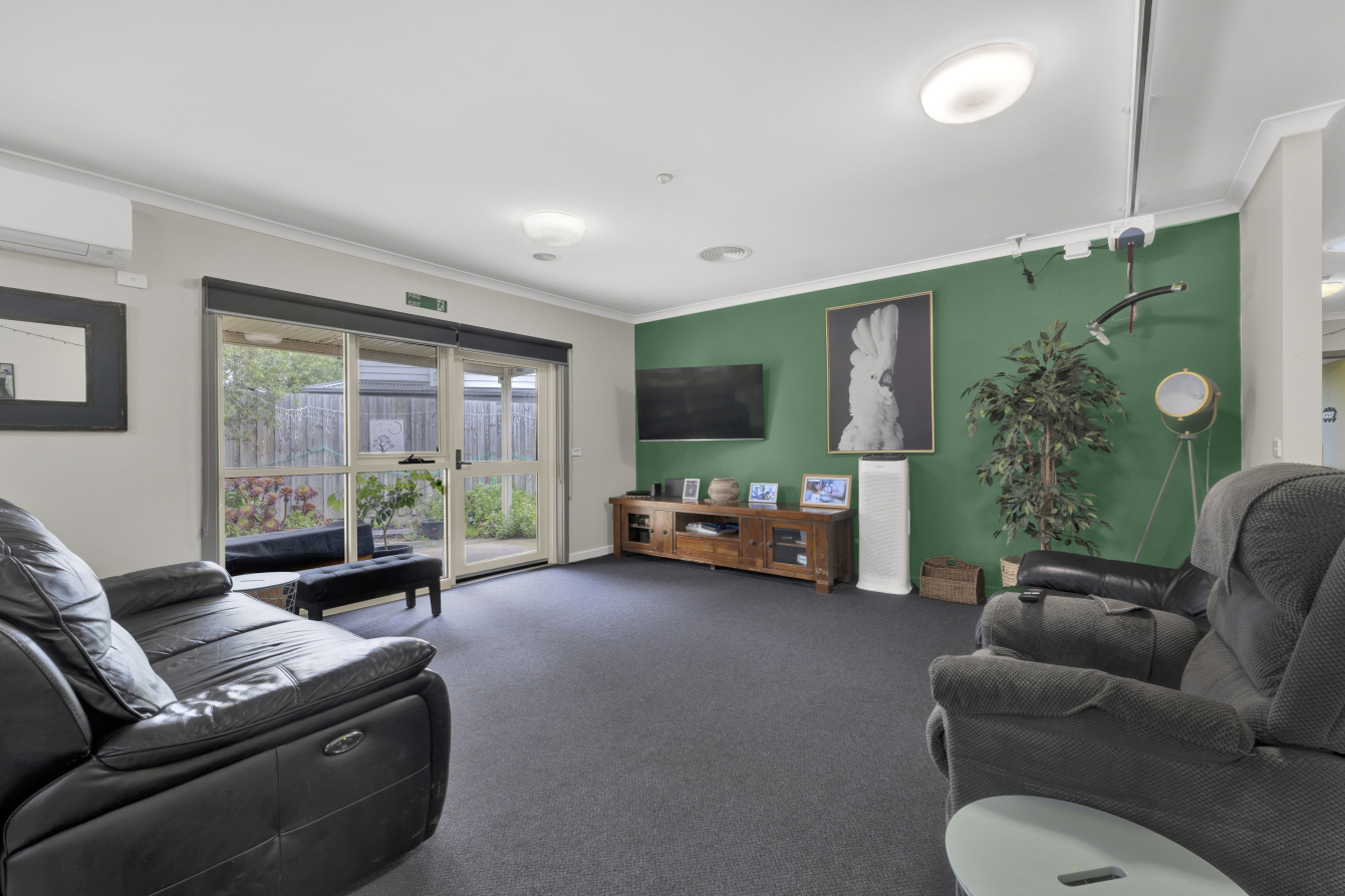 Turn your everyday into a holiday in this lively all male Bellfield home. — Home image 6