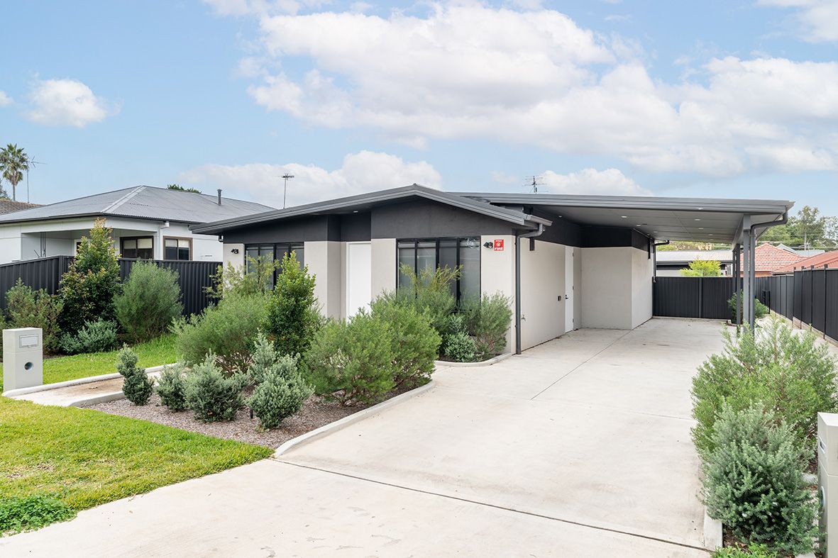 South Windsor A - Brand New Home Ready for a New Housemate — Home image 6