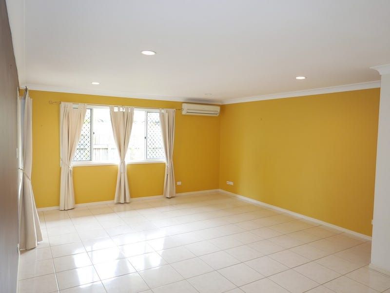 Great Property in Nice Area and Ideal Location  in Sunnybank Hills — Home image 2