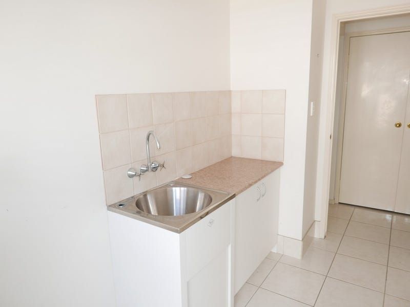 Great Property in Nice Area and Ideal Location  in Sunnybank Hills — Home image 8