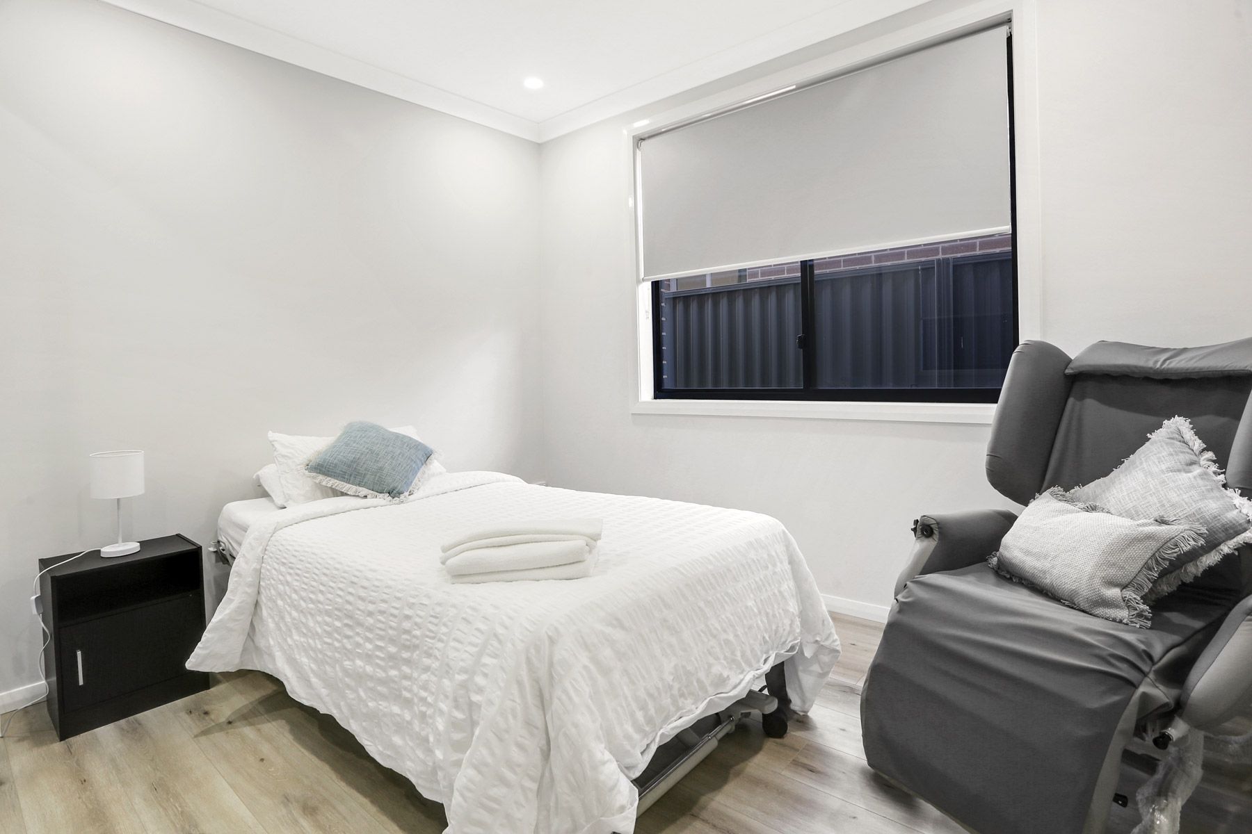 Beautiful brand new wheelchair accessible home — Home image 6