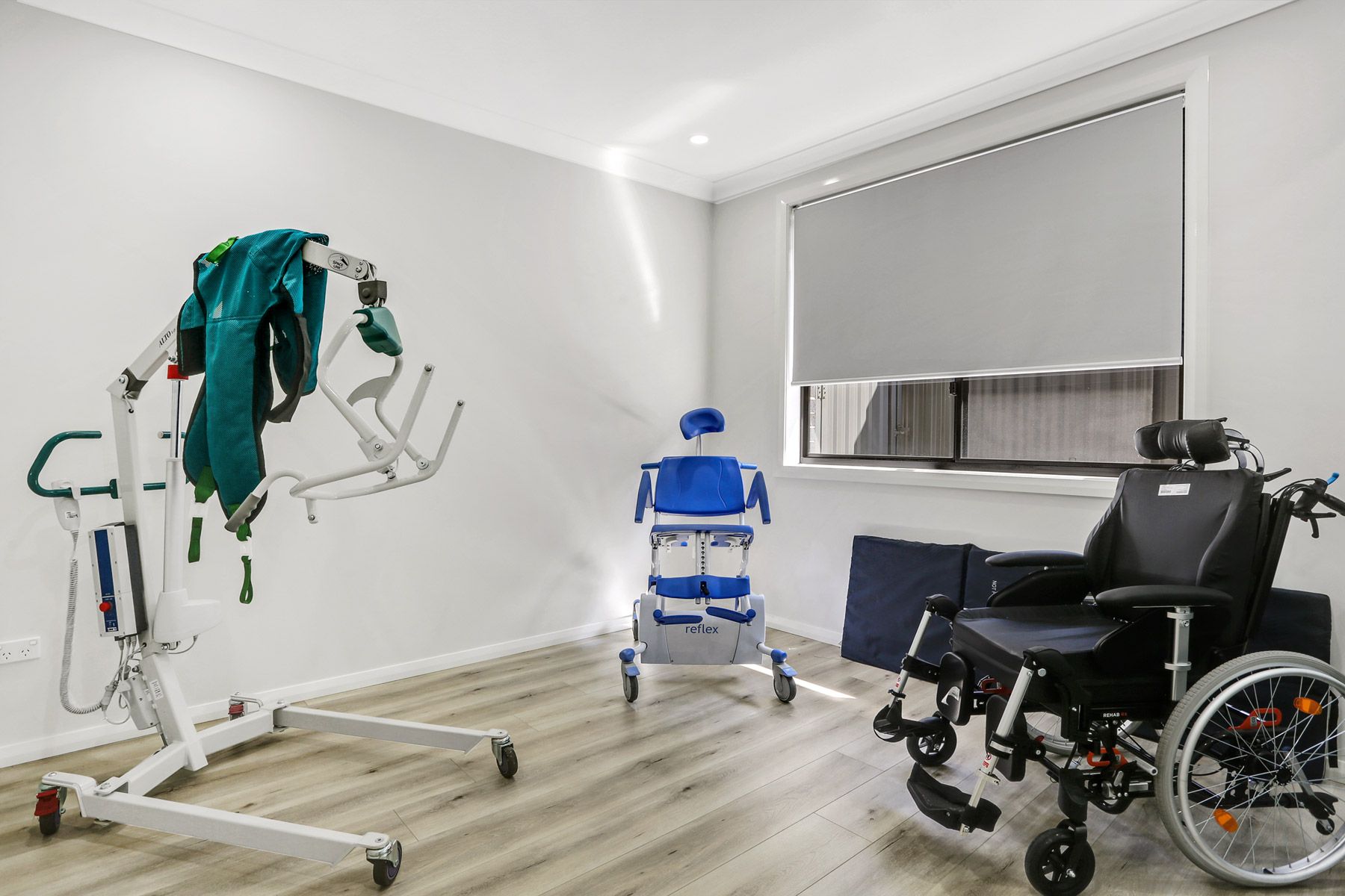 Beautiful brand new wheelchair accessible home — Home image 7