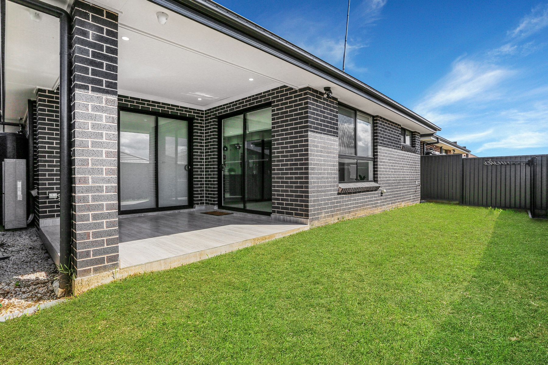 Beautiful brand new wheelchair accessible home — Home image 9