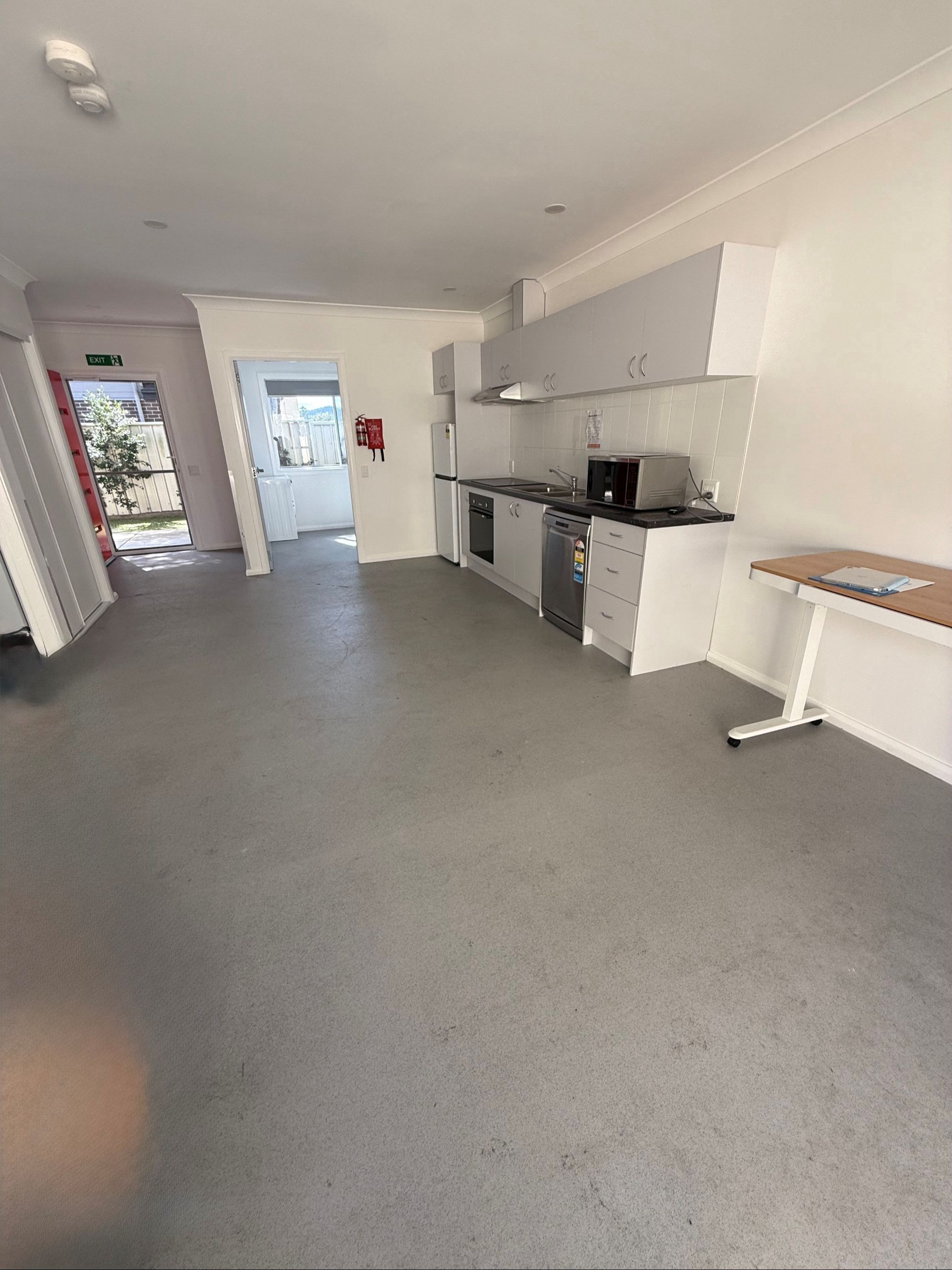 Gosford Single Bedroom Unit — Home image 2