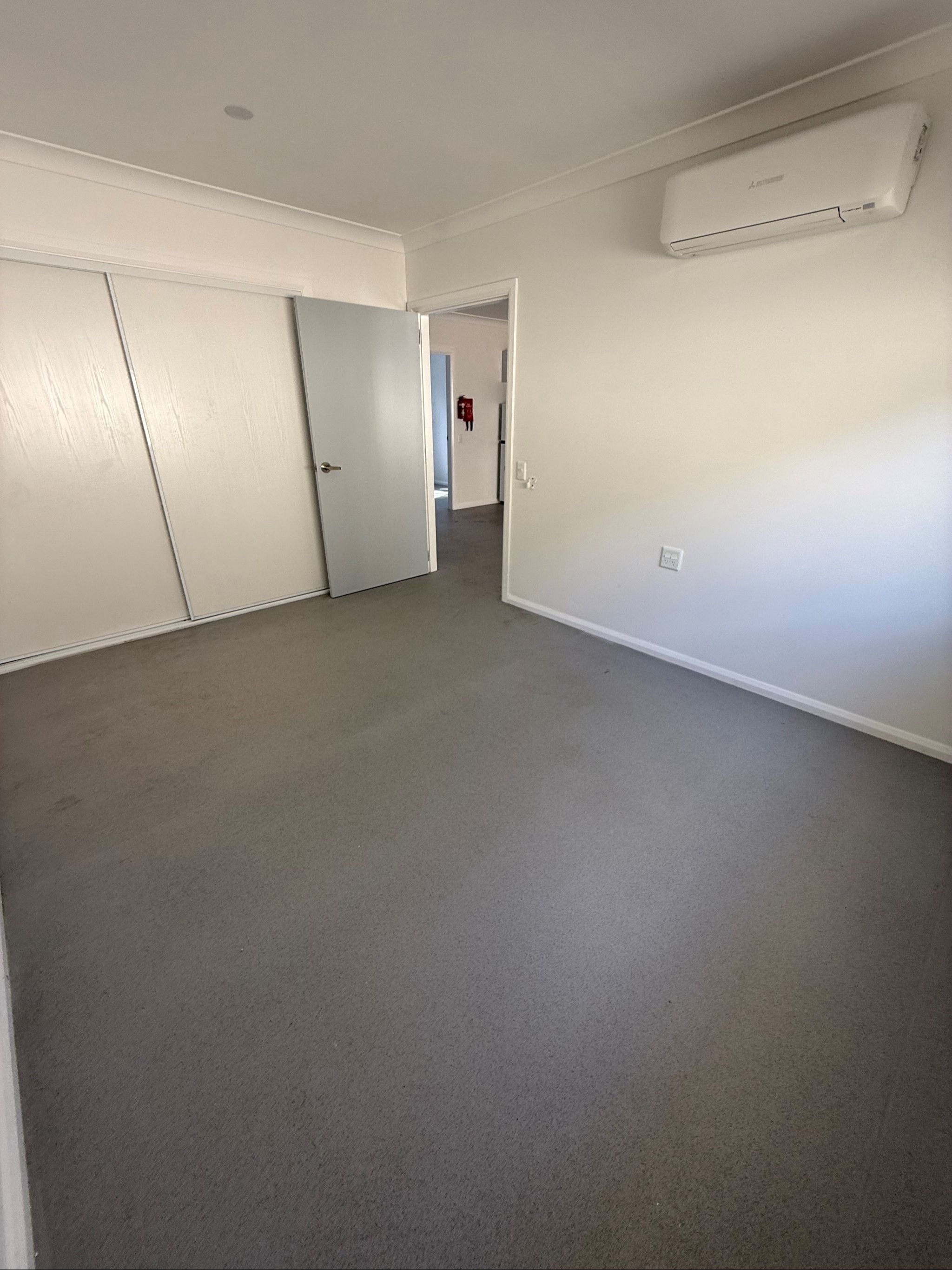 Gosford Single Bedroom Unit — Home image 4