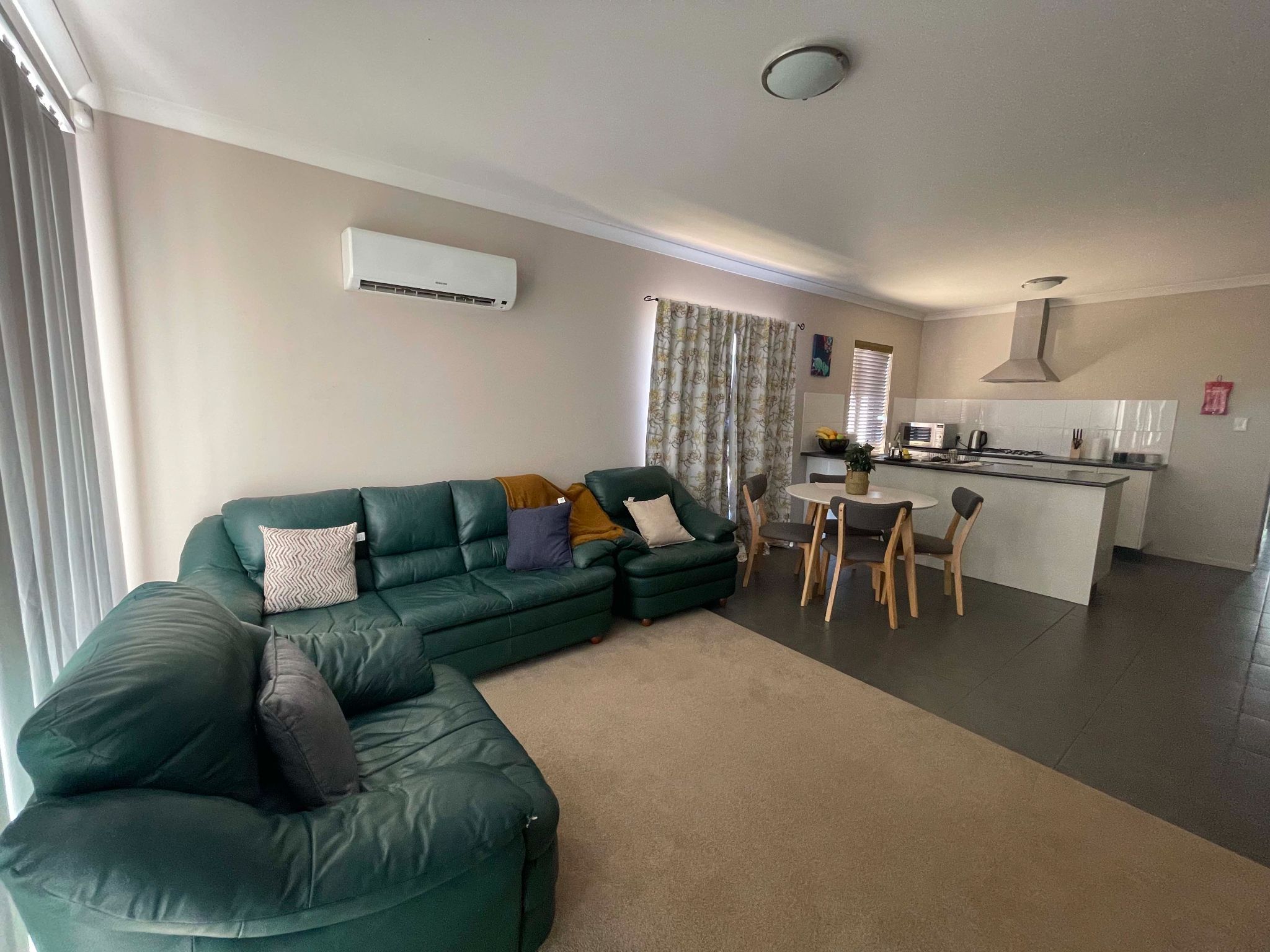 Beautifully furnished 3 bedroom house — Home image 2