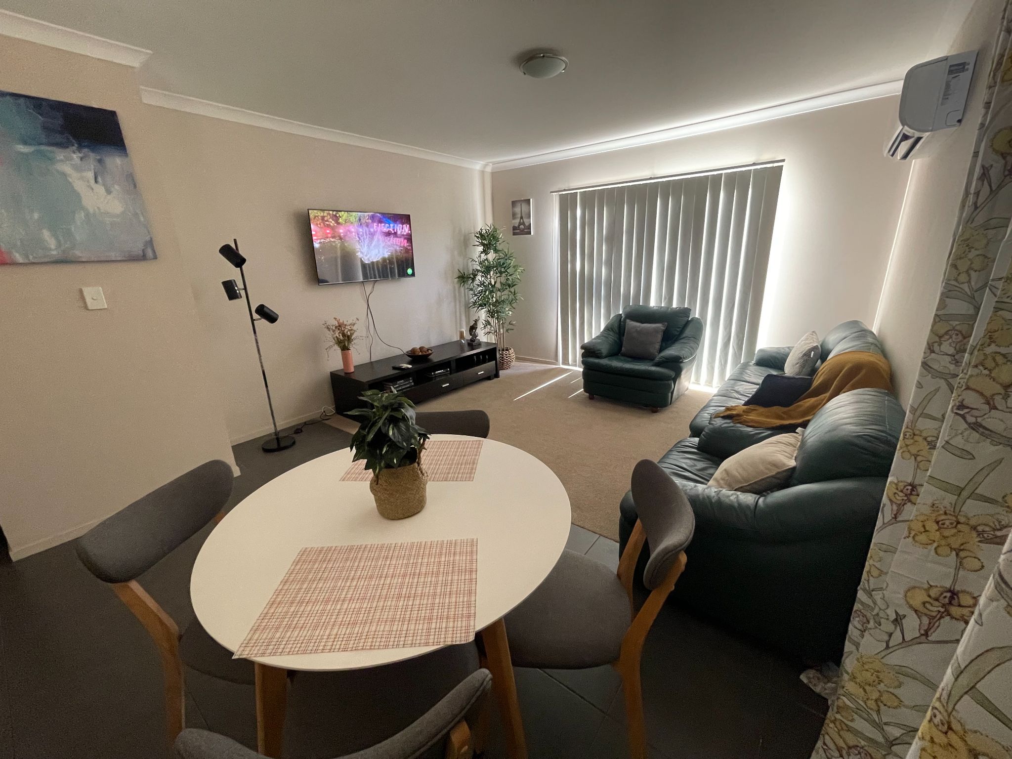 Beautifully furnished 3 bedroom house — Home image 4