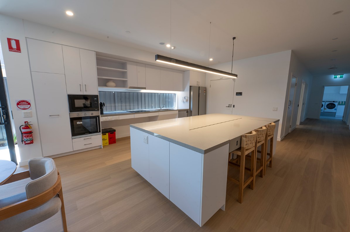 Altona - Brand New - Fully Accessible - Short walk to the beach — Home image 2