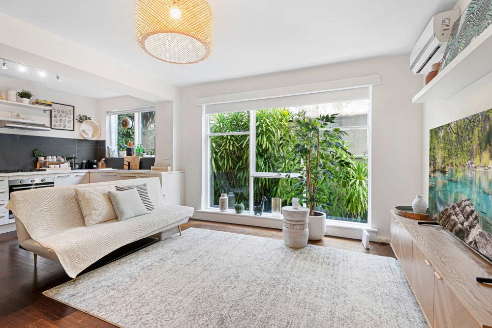 Contemporary 1-Bed Unit Near Chapel — Home image 2