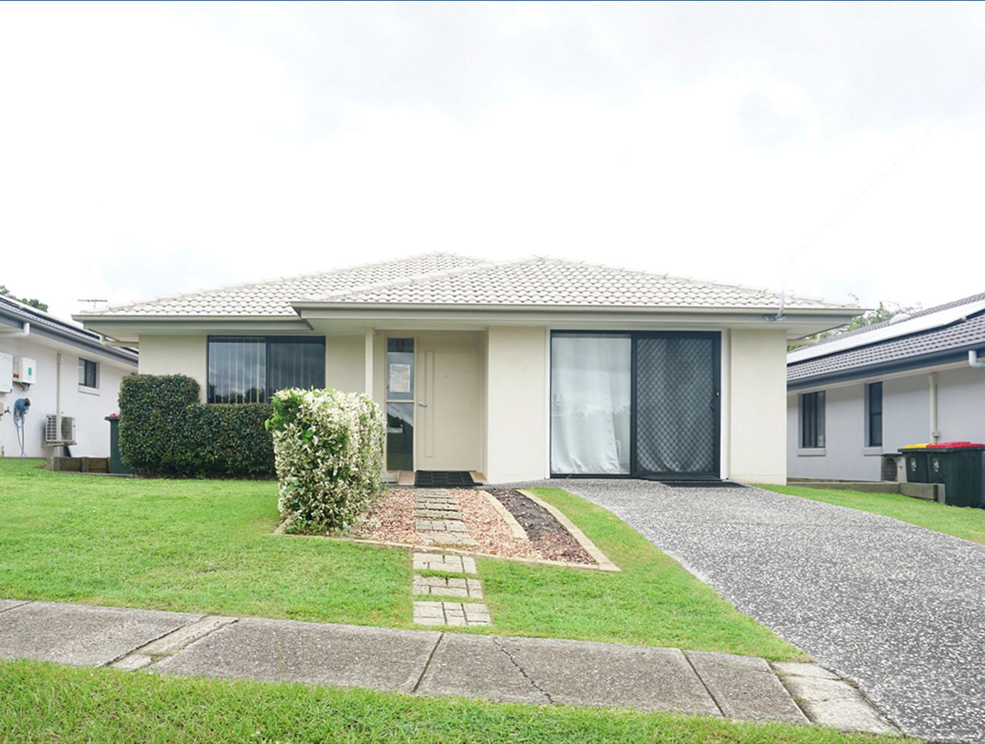 Mixed-Gender SIL House — Home image 2