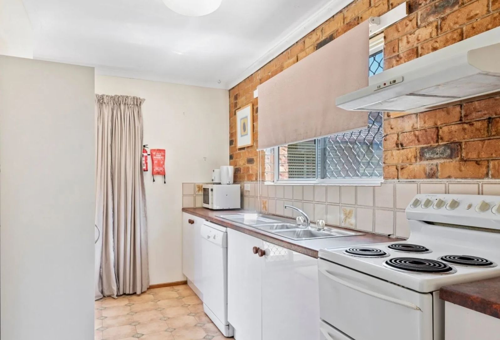 Robertson SIL — Home image 3