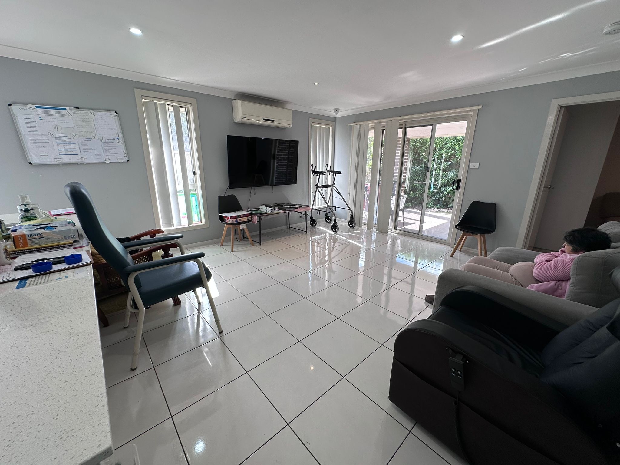A modern and spacious SIL home with a lovely front and back garden. — Home image 4