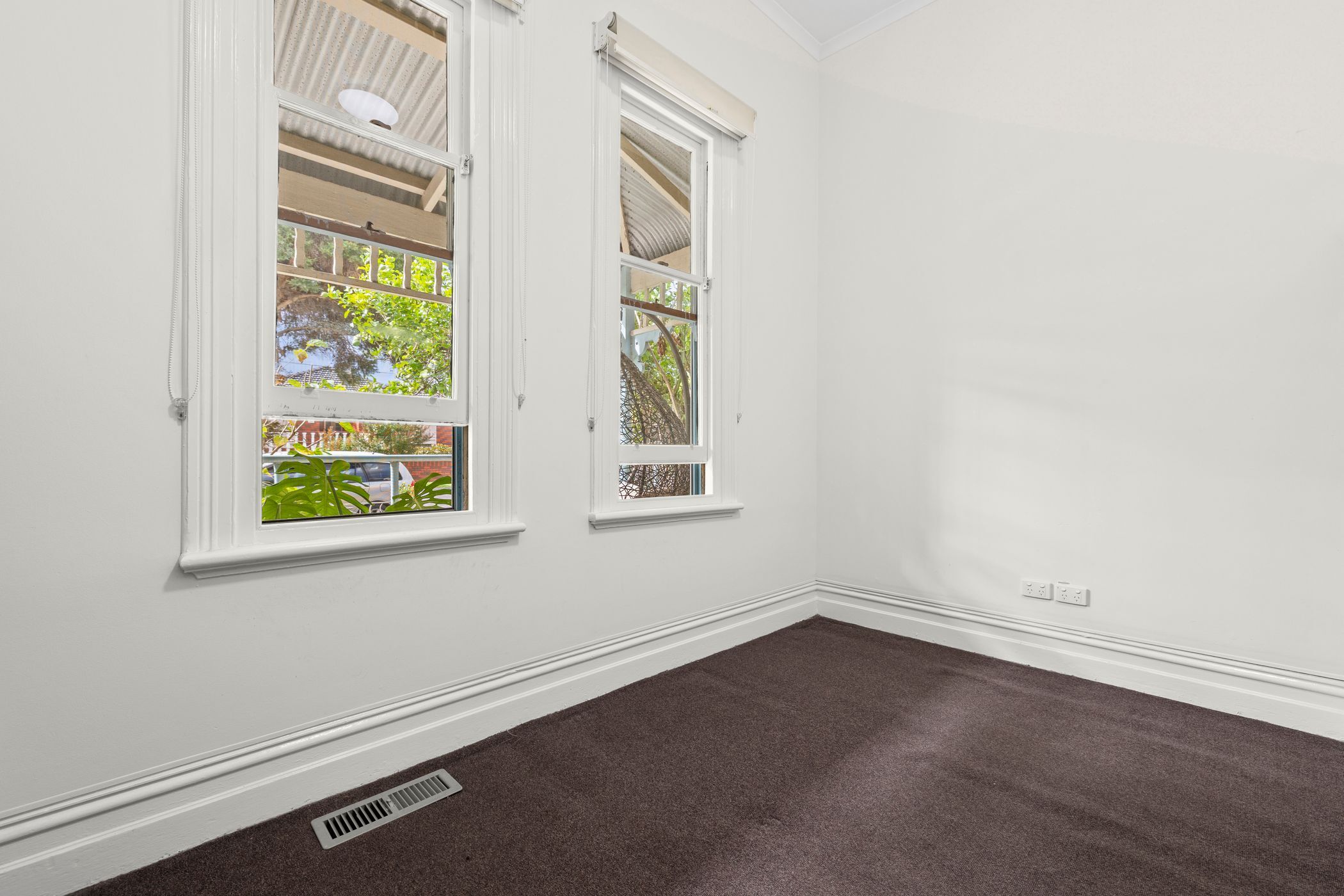 Stunning Victorian era home in Thornbury. — Home image 3