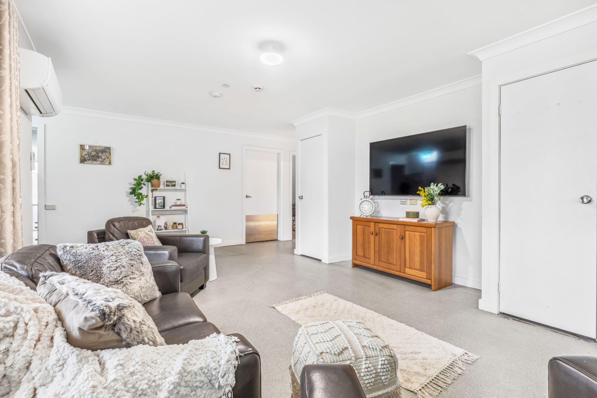 Modern home surrounded by nature in North Ryde — Home image 7
