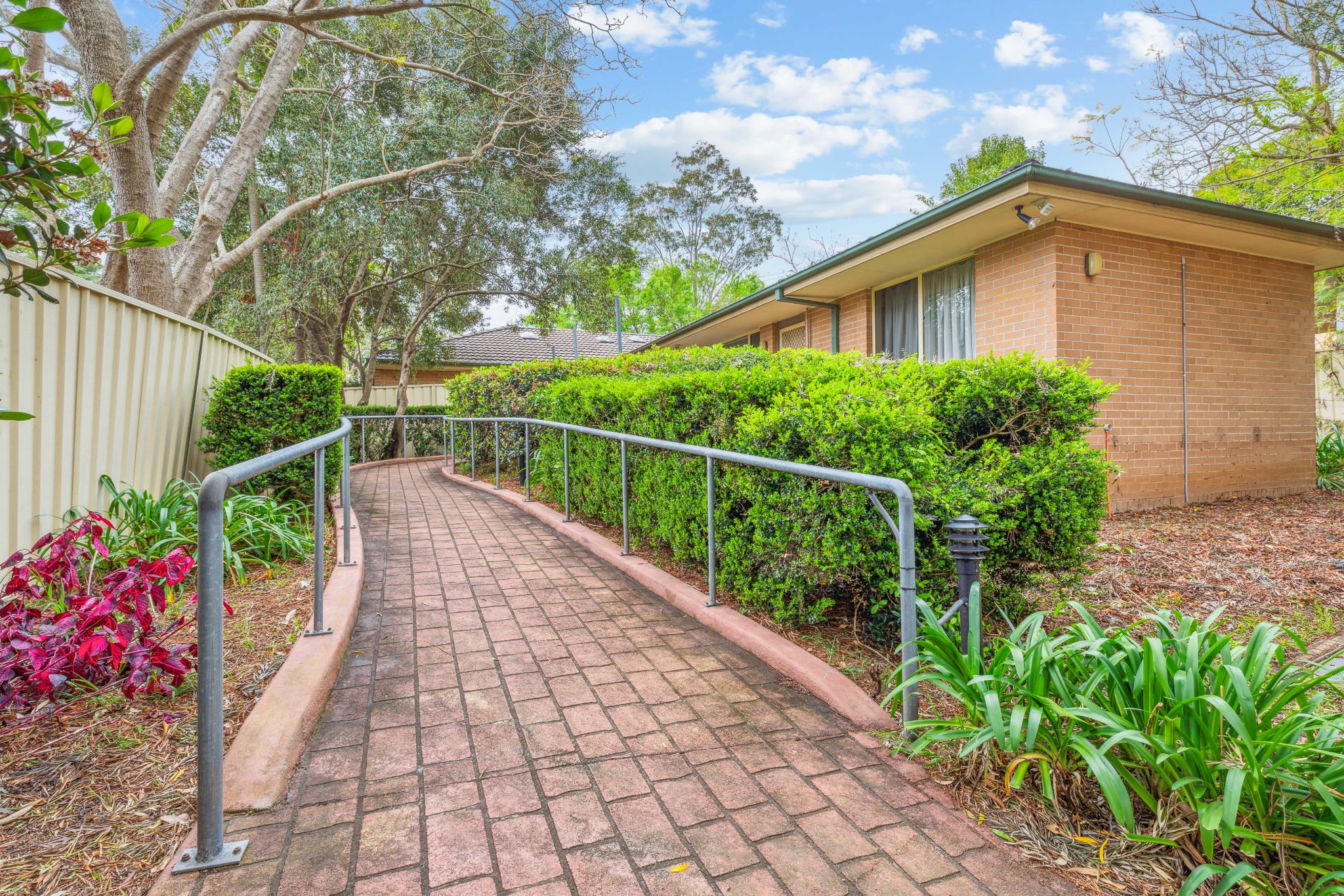 Modern home surrounded by nature in North Ryde — Home image 8