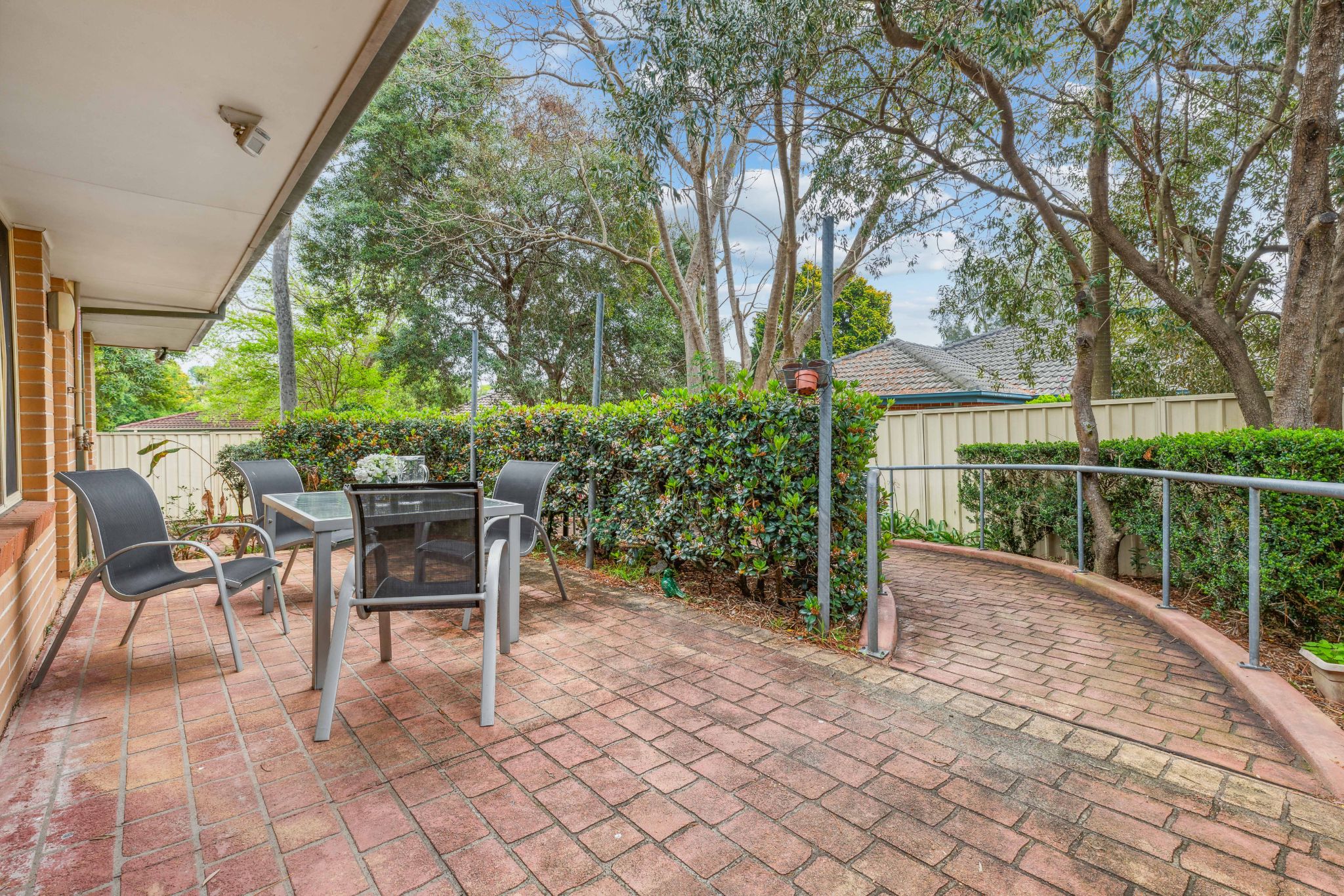 Modern home surrounded by nature in North Ryde — Home image 9