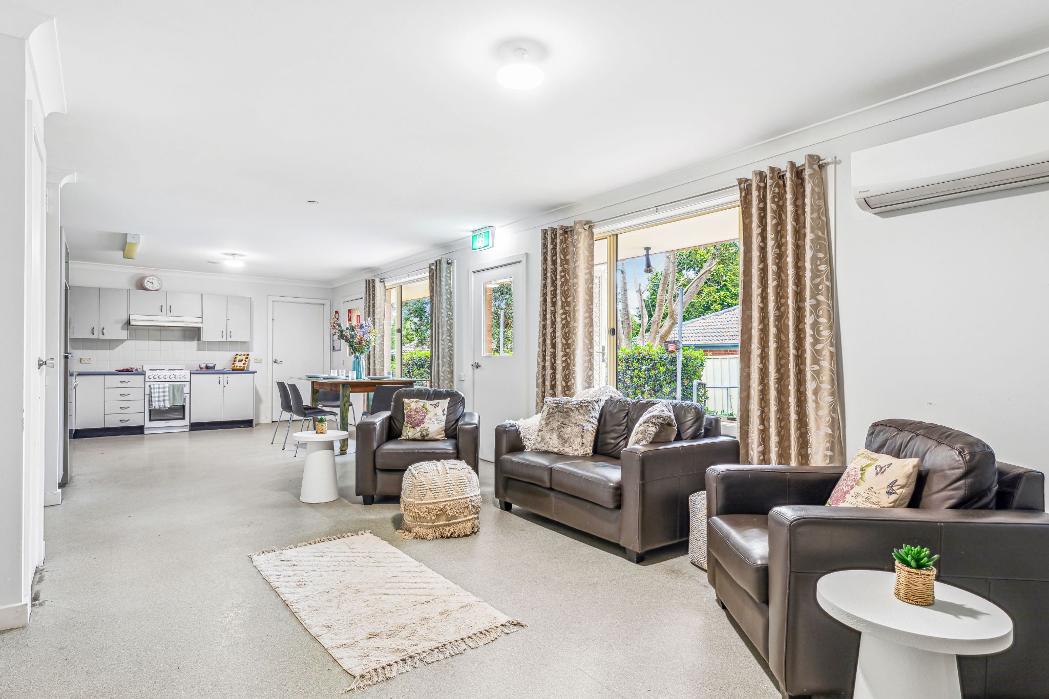 Modern home surrounded by nature in North Ryde — Home image 10