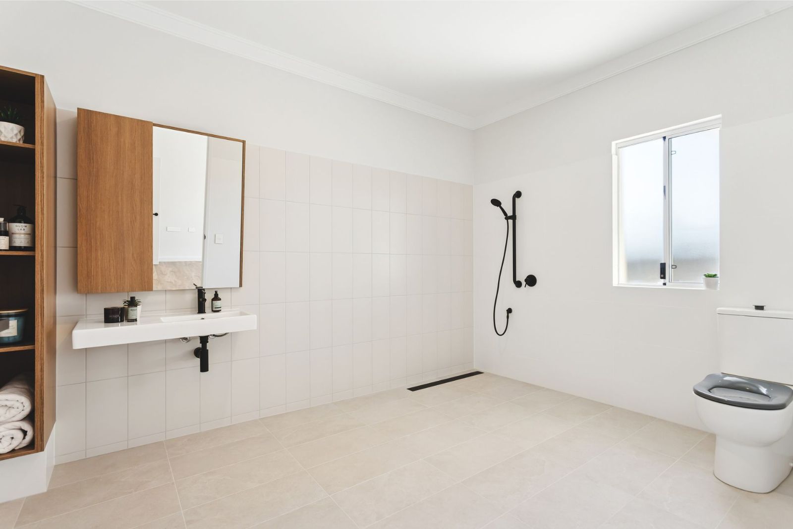 Luxury 3-bed Share Home AND Individual Villa in Highly Sought After Location. Disability Accommodation — Home image 6