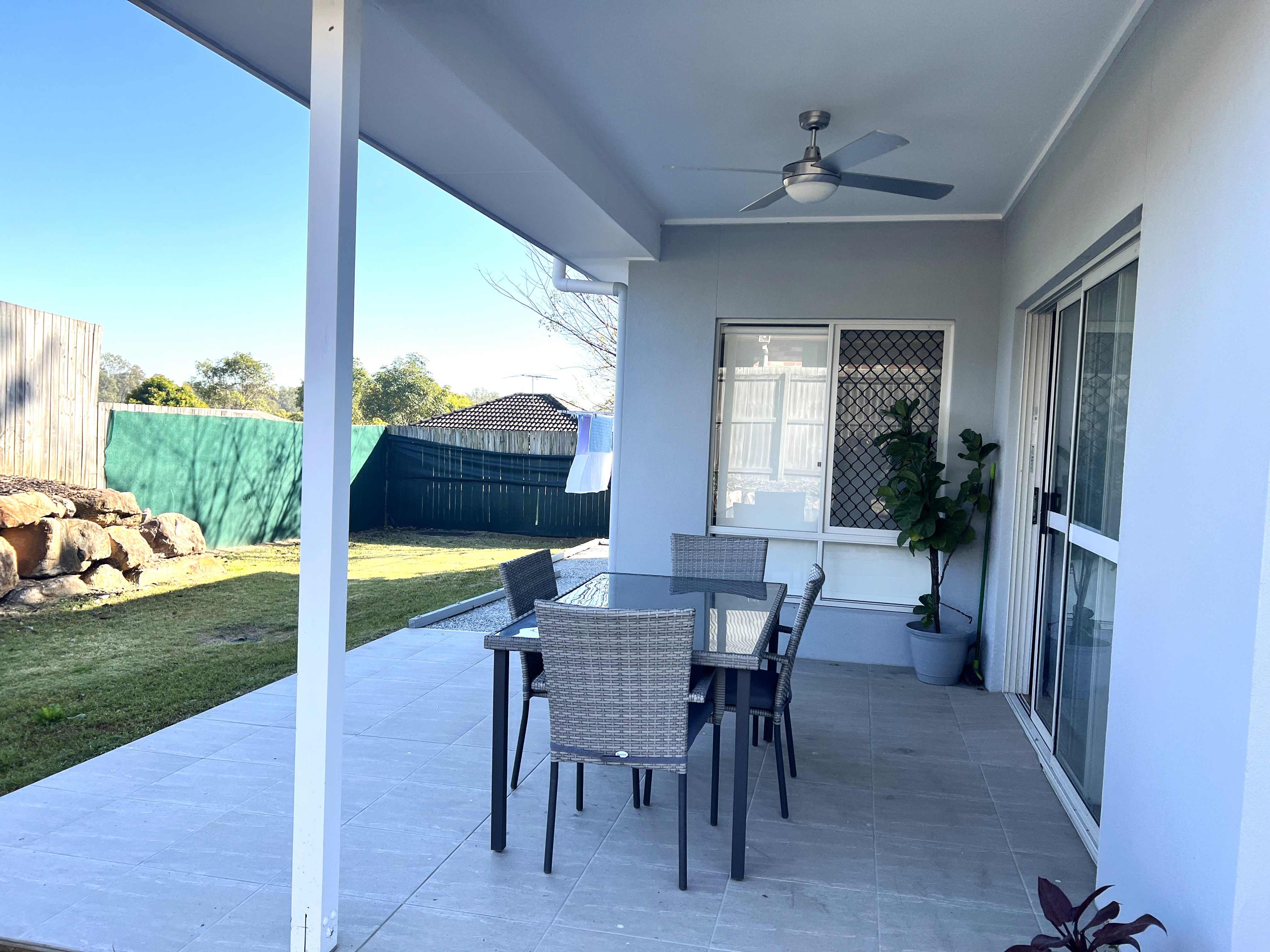 3 Bedroom home with OOA in Redbank Plains, Queensland — Home image 3
