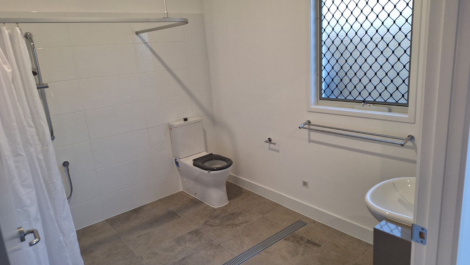 Banya HPS-IL Brand New Modern Home — Home image 2