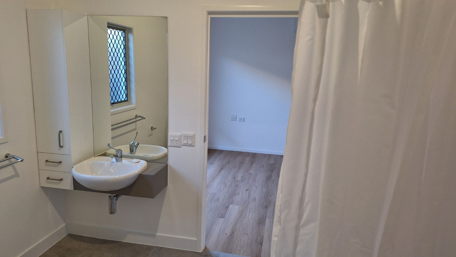 Banya HPS-IL Brand New Modern Home — Home image 4