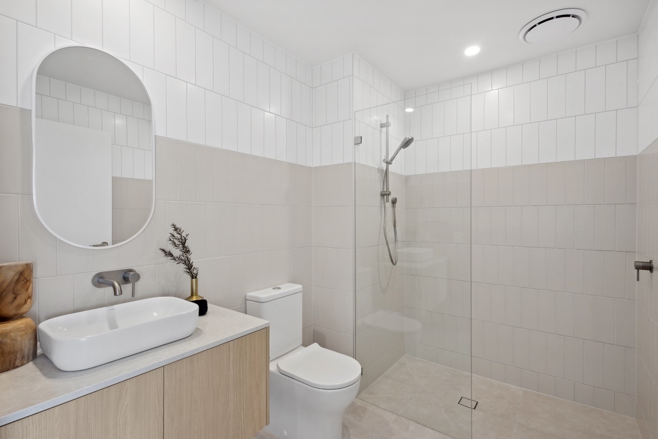2 Bedroom Apartments, Denman Prospect — Home image 15