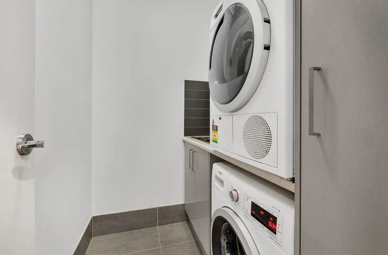 Modern SIL Home in West Croydon - MTA Available — Home image 5