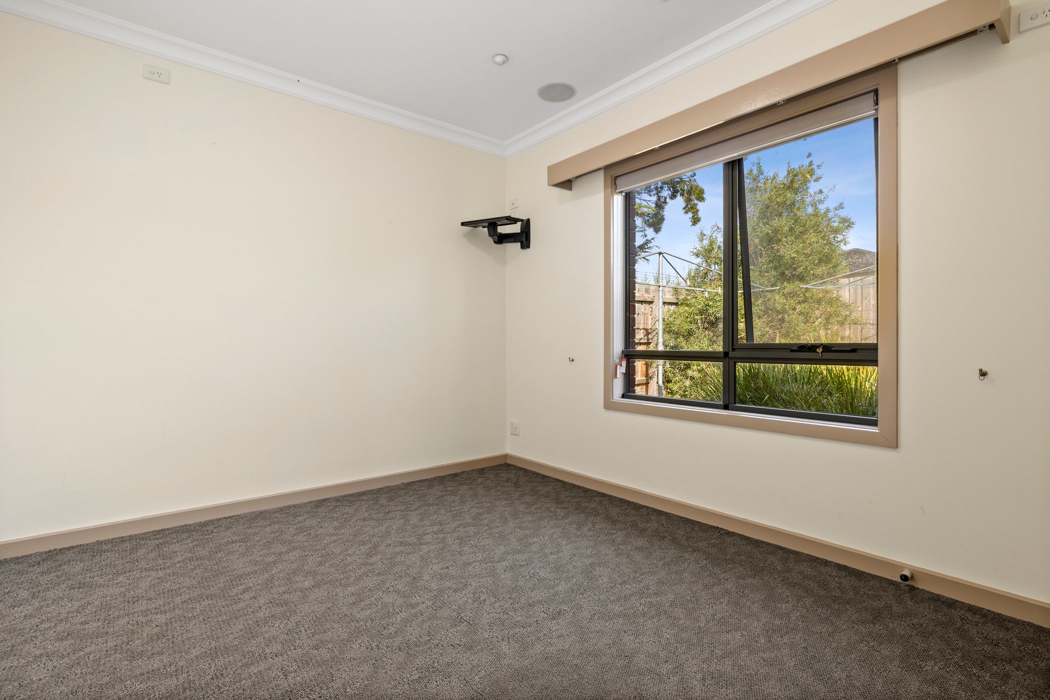Group home in Hamlyn Heights with High Physical Support features — Home image 11