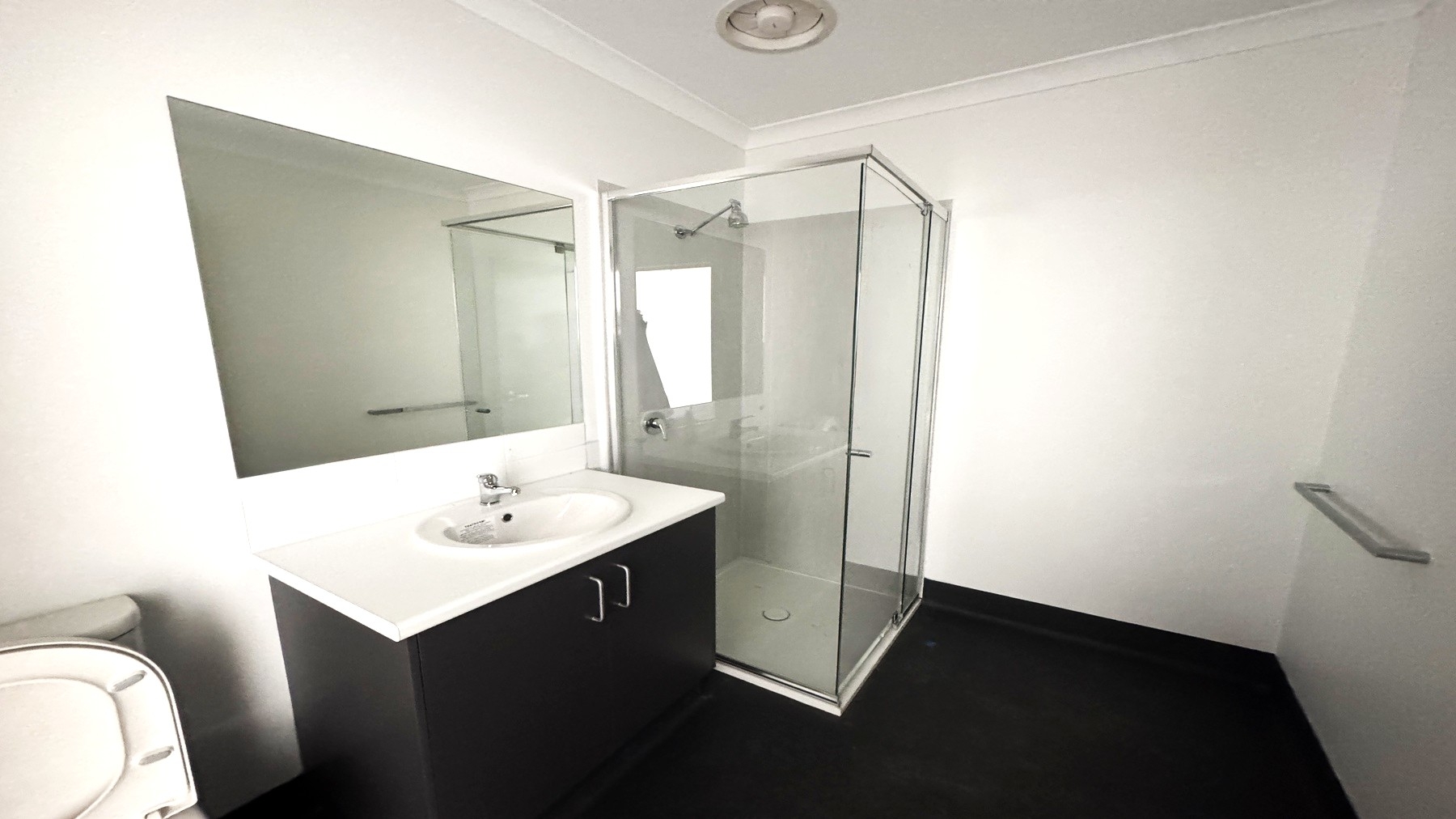 SDA HPS 3 Bedroom House plus OOA Shepparton, Vic  191 — Home image 8