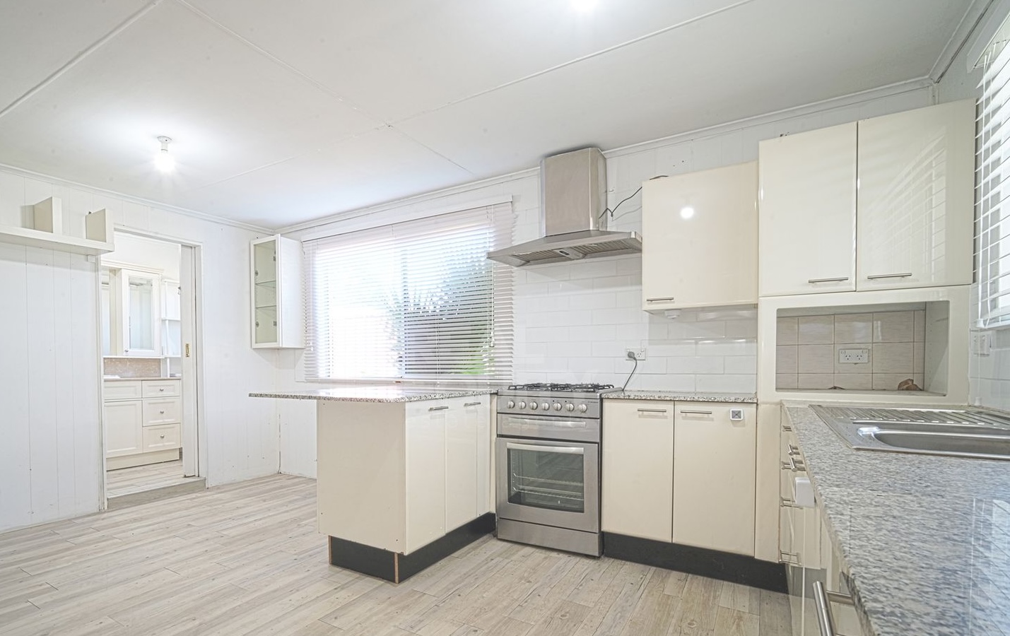 Moorebank Dwelling — Home image 9
