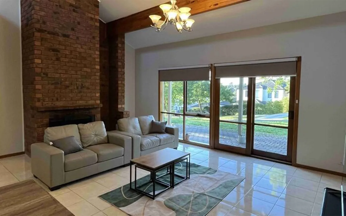 Beautiful Accessible SIL Home in Doncaster — Home image 2
