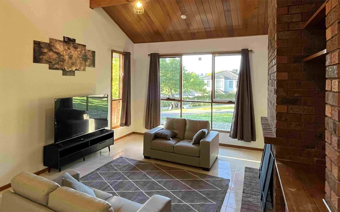 Beautiful Accessible SIL Home in Doncaster — Home image 5