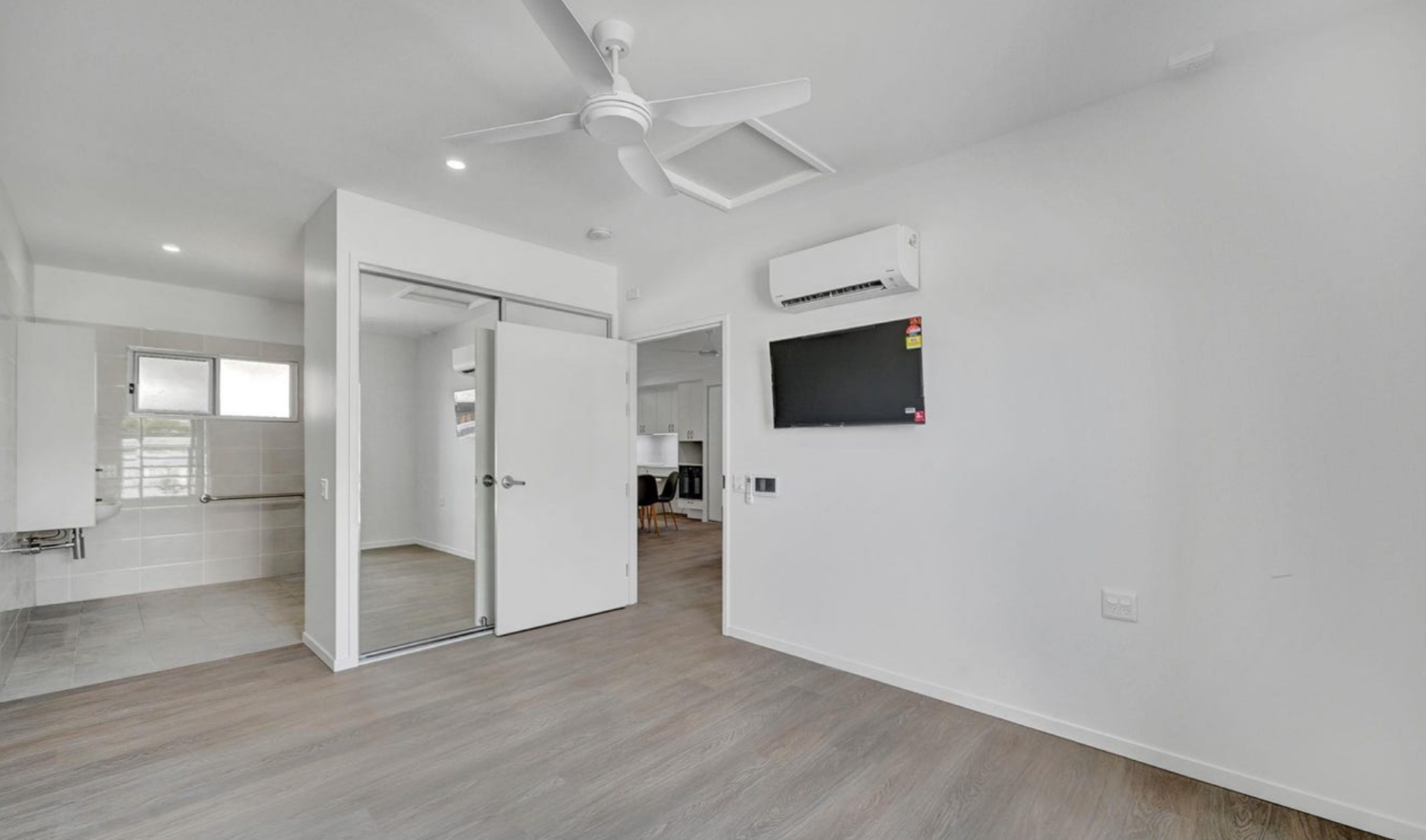 SIL house with Immediate Capacity — Home image 2