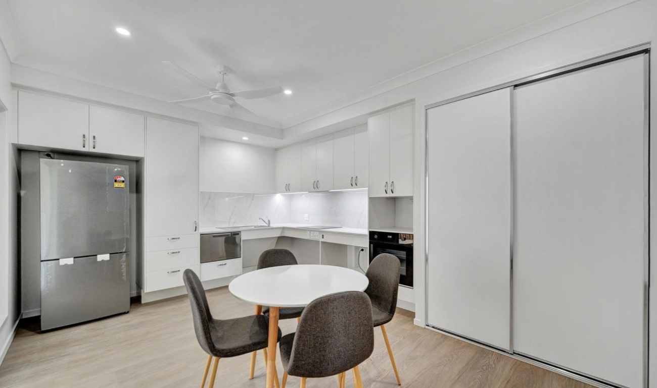 SIL house with Immediate Capacity — Home image 3