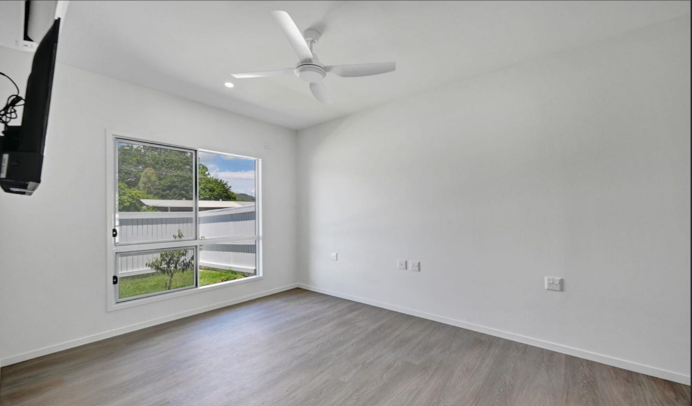 SIL house with Immediate Capacity — Home image 4