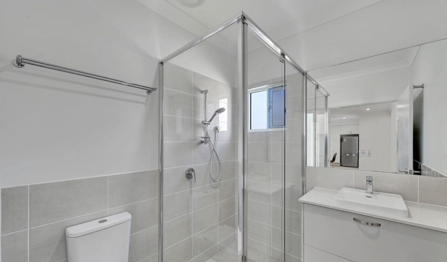 SIL house with Immediate Capacity — Home image 5
