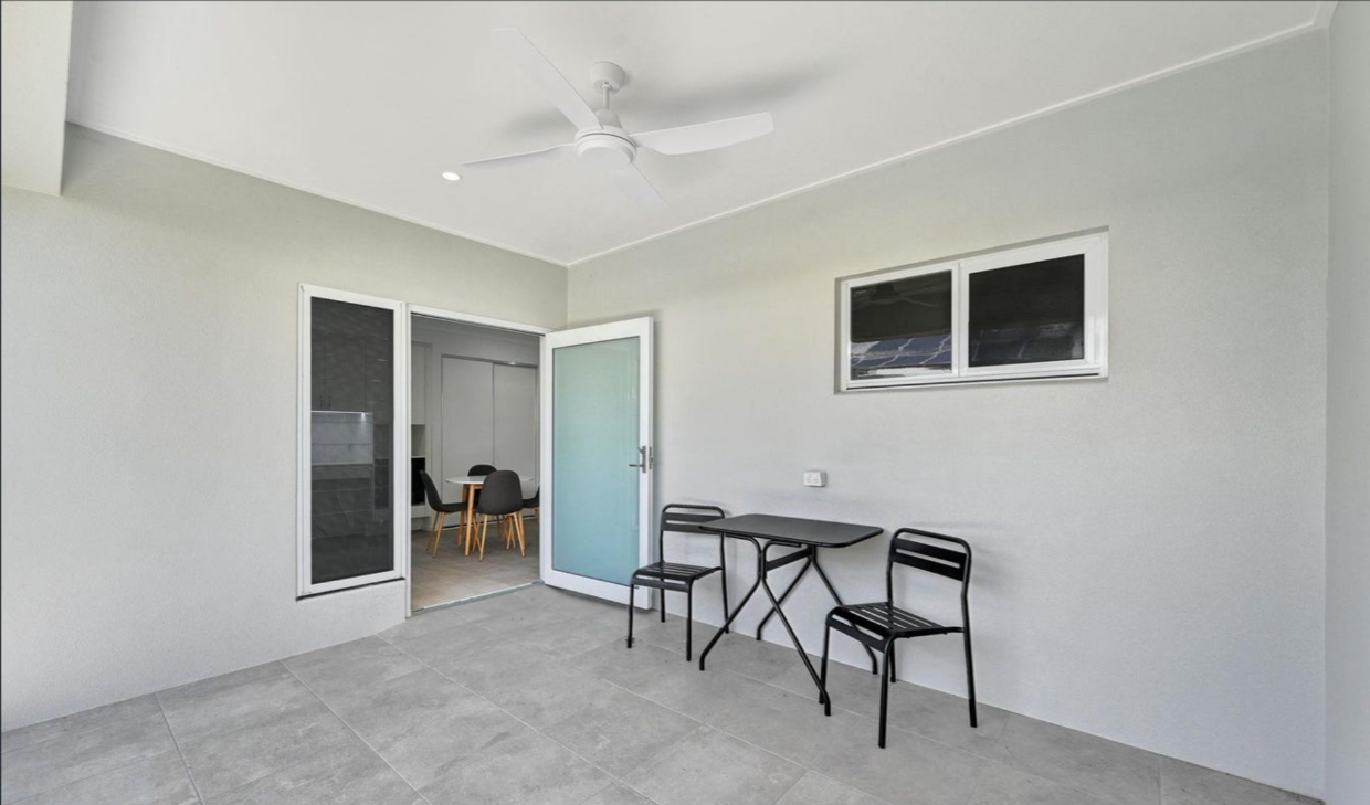 SIL house with Immediate Capacity — Home image 8