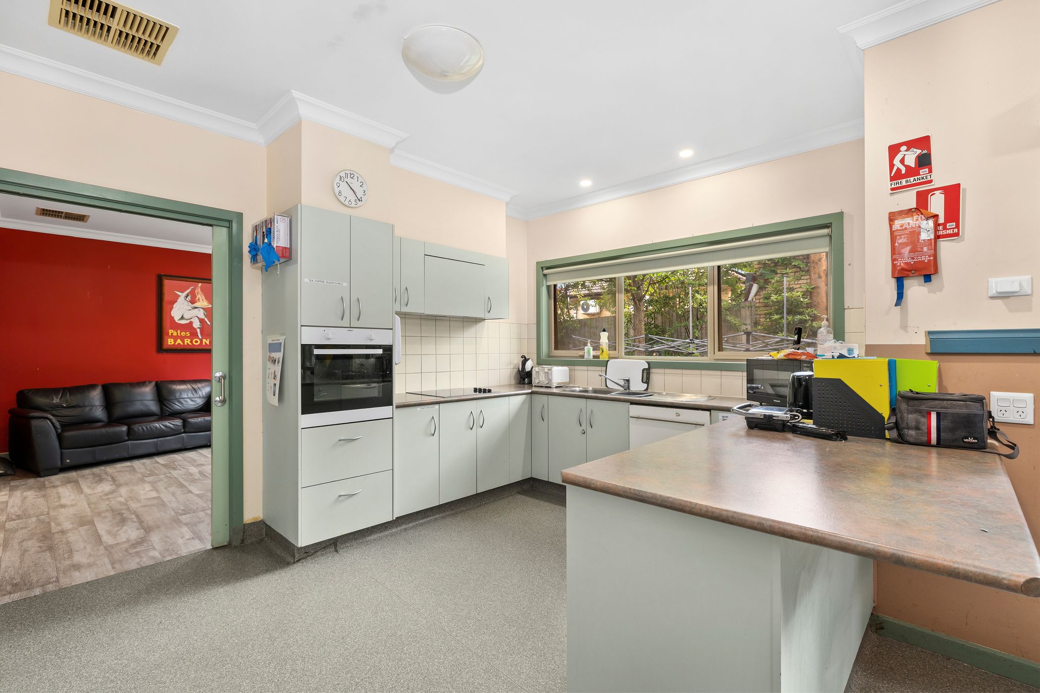 Modern and homely, this gem in Ringwood East is ready for you! — Home image 2