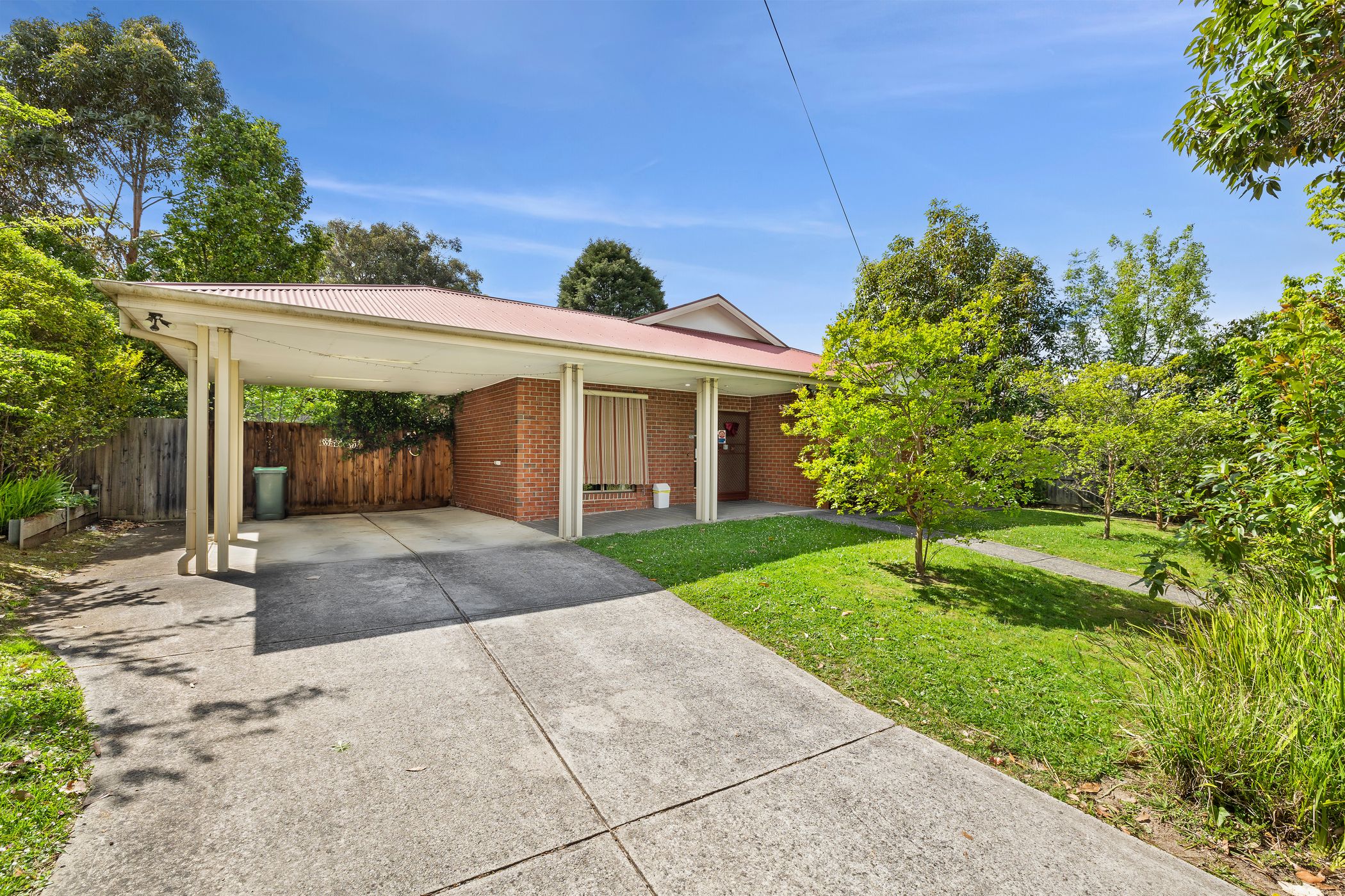 Modern and homely, this gem in Ringwood East is ready for you! — Home image 4