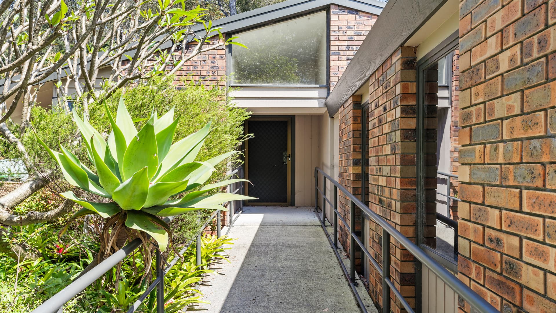 Tranquil home with Supported Independent Living close to the lake in Carey Bay — Home image 3