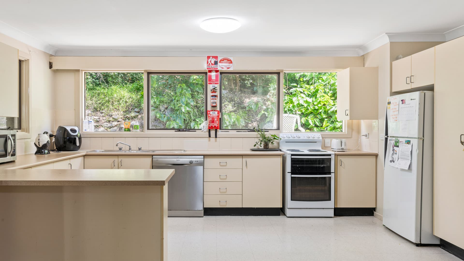 Tranquil home with Supported Independent Living close to the lake in Carey Bay — Home image 7