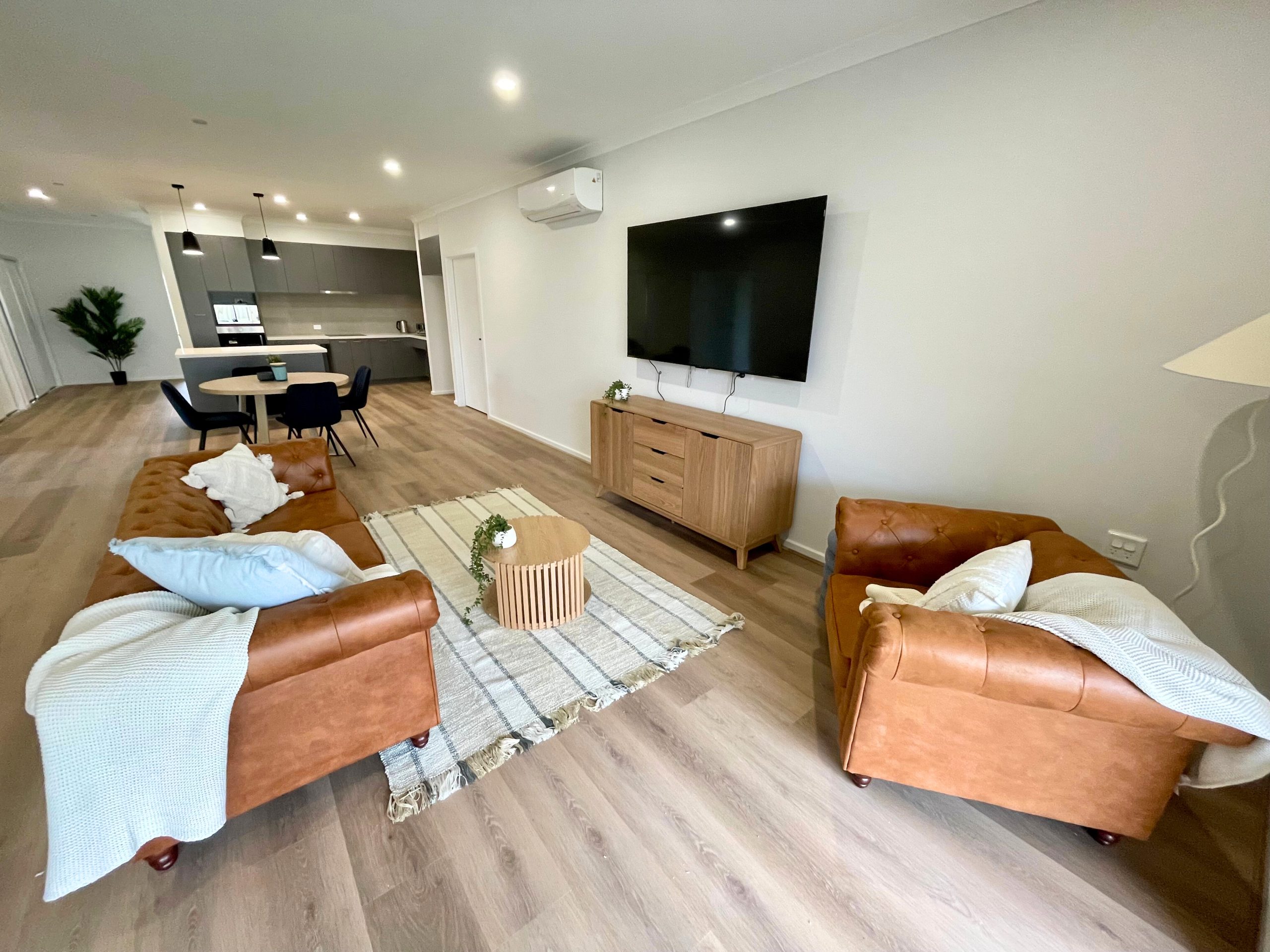 HOROMIDIS HPS/BARIATRIC & VILLA - Charlemont, Victoria — Home image 5