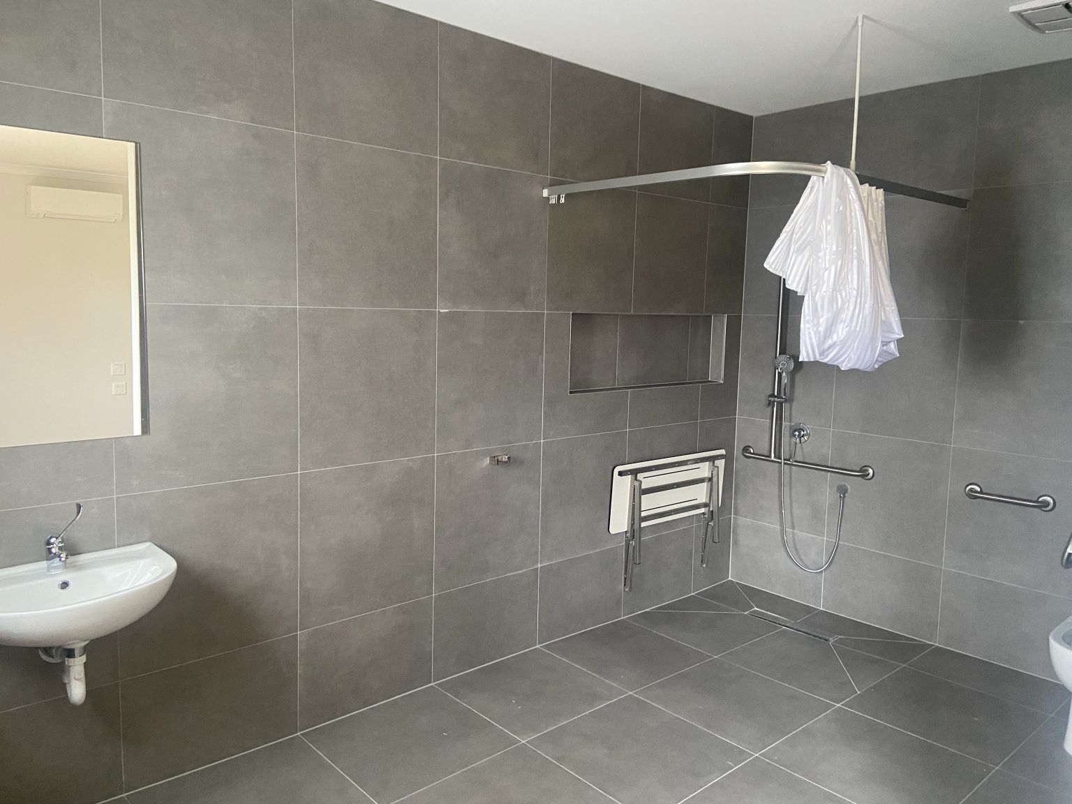 Charlemont, Victoria- HPS Bariatric with villa — Home image 6