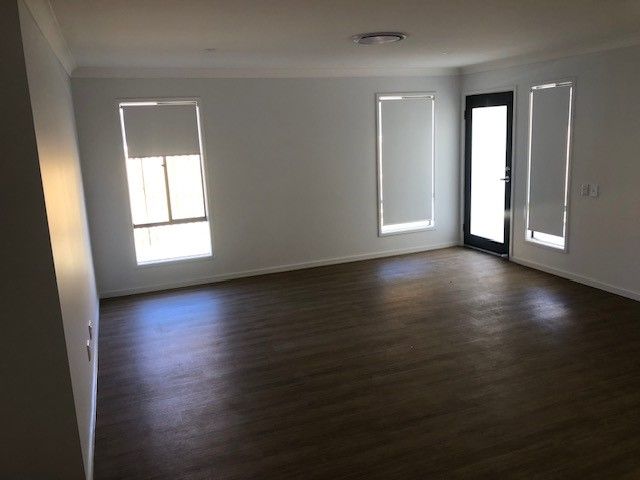 3 BR IL Home with OOA Room – Woodford — Home image 9
