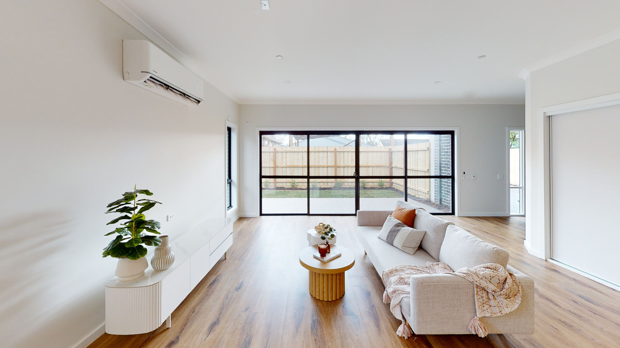 Warragul, VIC - Villa — Home image 4