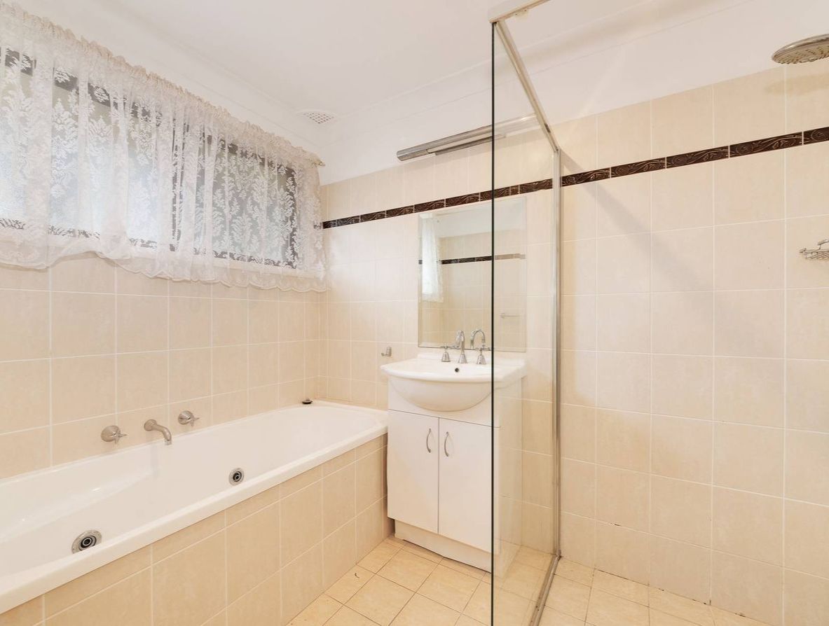 SIL - Macquarie Drive, Cherrybrook — Home image 5